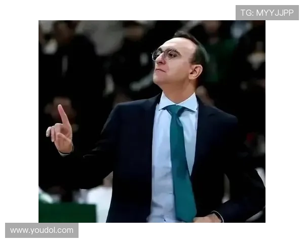 乌戈:球员全力拼搏第四节失误 乌戈:球员全力拼搏第四节失误