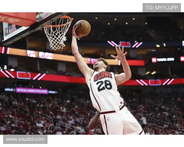 亚当斯助力球队赛季末冲刺 亚当斯助力球队赛季末冲刺